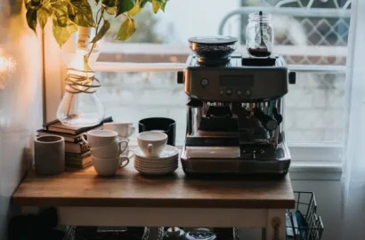 আপনার ঘরকে সাজিয়ে তোলার জন্য ৫টি হোম কফি স্টেশন আইডিয়া