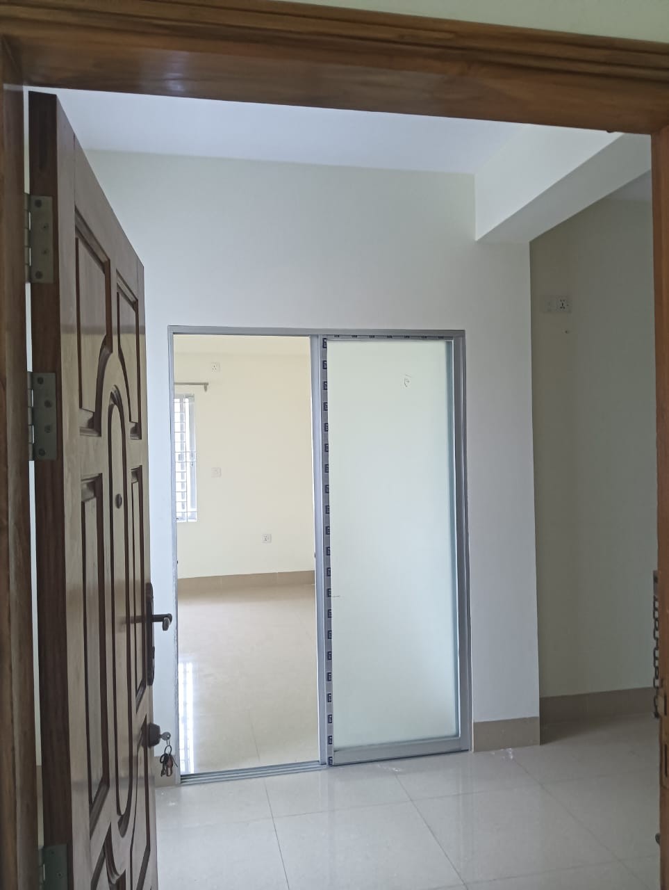 Bright and Spacious South-Facing Flat – Bashundhara R/A