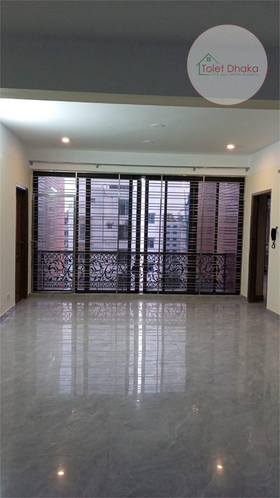 Elegant 4-Bedroom Corner Flat – Where Space Meets Sophistication!