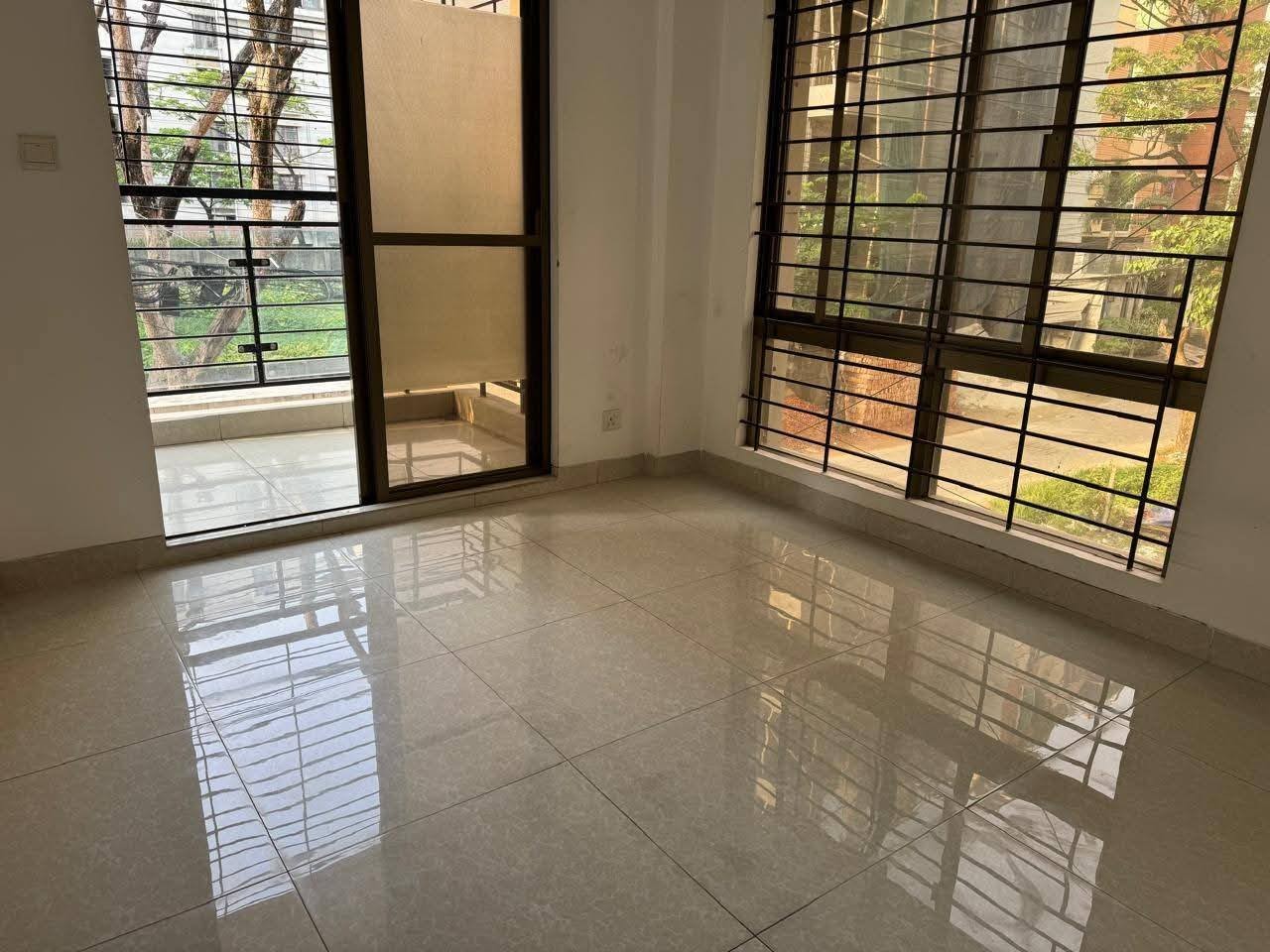Spacious 3-Bedroom Apartment for Sale in Bashundhara R/A – North Facing